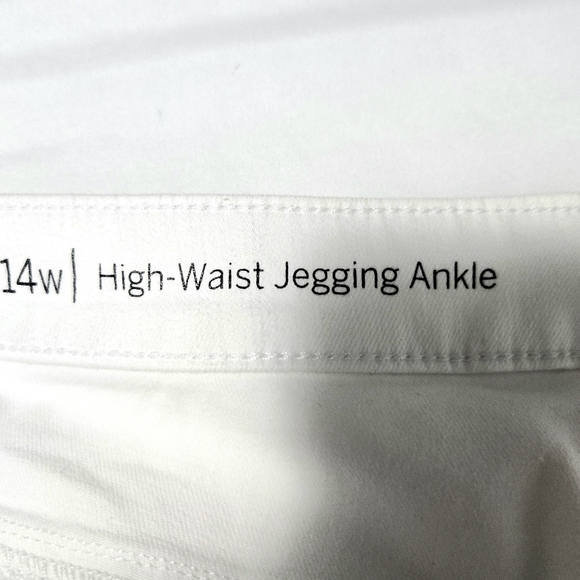 Talbots Flawless High-Waisted Jegging Ankle jeans. White, 14W - Picture 4 of 16